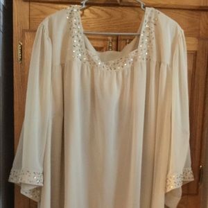woman’s plus size blouse